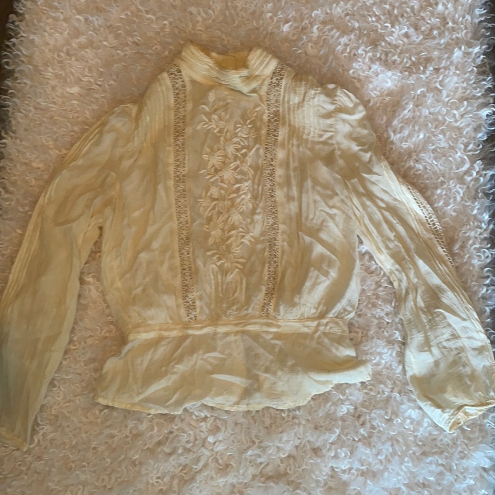 Brand new Wilfred White Blouse